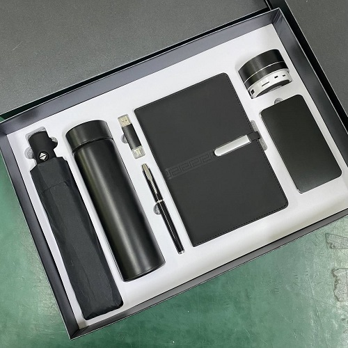 5 Reasons to Choose a Notebook Gift Set for Business Gifts